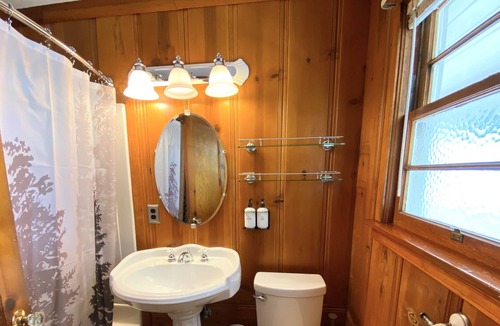 Downieville Cabin | Room 7 - King Kitchenette