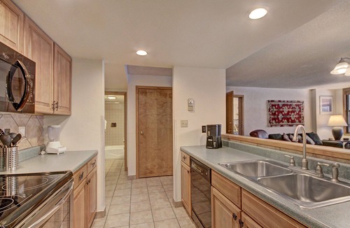 Copper Mountain Village Condo | Roomy Condo With Great Amenities with available hot tub! VS643