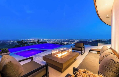 Hollywood Hills Villa | Rouge Elite