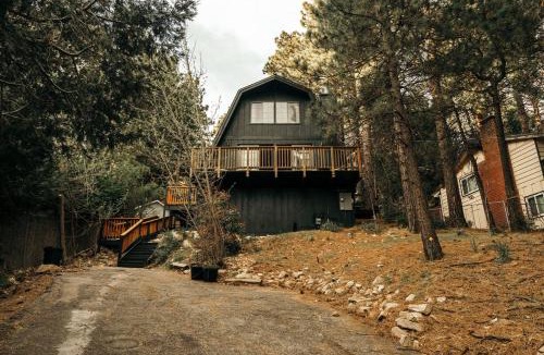 Running Springs House | Rous Cabin Getaway Hot Tub