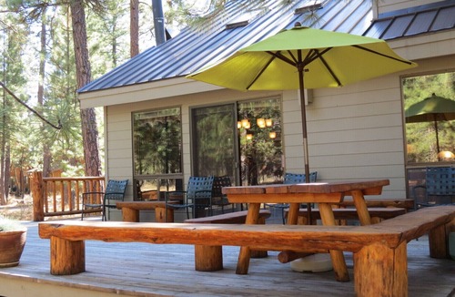 Black Butte Ranch House | RR067 | Charming home close to South Meadow Pool and Glaze Meadow Recreation.