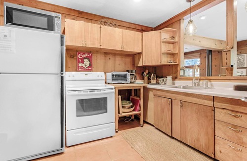 Hacienda House | Russian River Retreat: Private Beach & DogFriendly