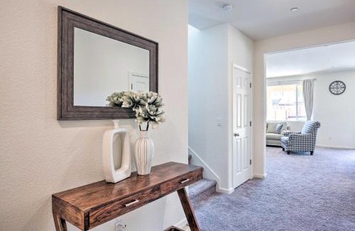 Hood House | Sacramento Retreat w/Yard ~ 13 Mi to Dtwn!