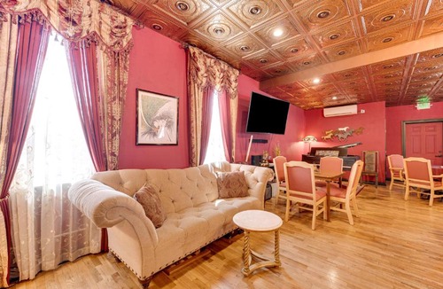 Prosser Apartment | Saloon-Style Prosser Loft in WA Wine Country!