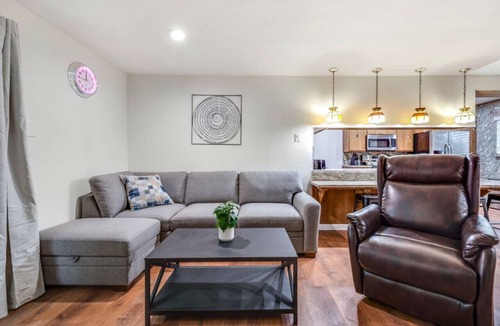 San Bernardino House | San Bernardino Home - Spacious, Close 2 Hospital