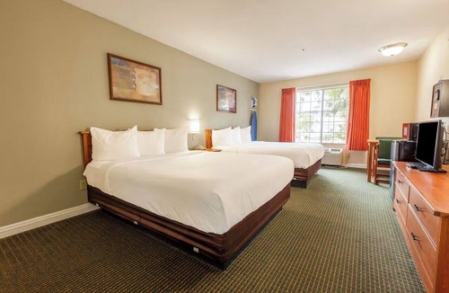 San Clemente Hotel | San Clemente Pier & Restaurants Steps from 2 Queen Beds Room | Free Parking
