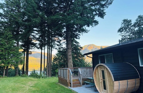 Stevenson House | Sauna, River Views, 4BR Homestead Retreat