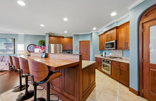 Rancho Cordova House | Savorn's Boutique Brownstone – 11-Bed Group Getaway Near River & Lake