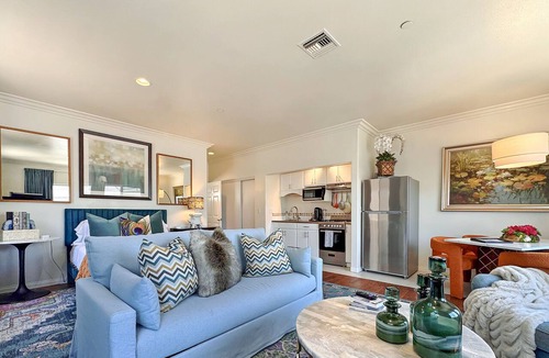 Old Towne House | Saylors Aweigh Seal Beach Studio