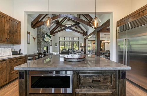 Ponderosa Palisades House | Schaffer's Mill Luxury Home, Hot Tub, Golf & Mountain Views, Amenities Access