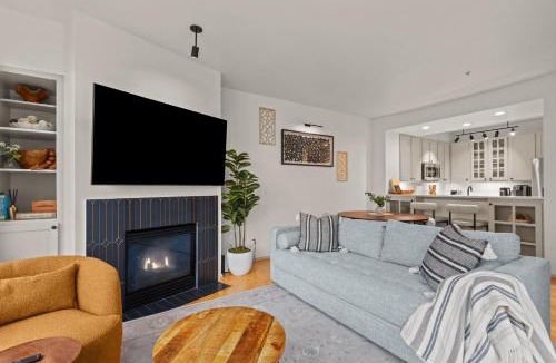 Downtown Seattle Apartment | Seattle Waterfront Condo, Free Parking, Gym, Hot Tub, Steps to Pike Place