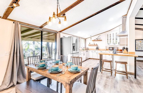 Joshua Tree Highlands House | Secluded home on 5 acres with stunning views, fast WiFi, grill, & screened patio