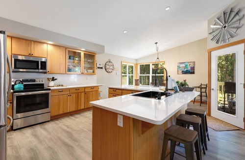 Ronald House | Secluded Pine Cabin with Hot Tub, Pet-Friendly Grounds & Forest Trails