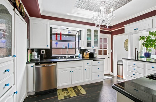 Los Angeles House | Secluded pool and spa in your private Oasis, 5 min to Beach/Lax.