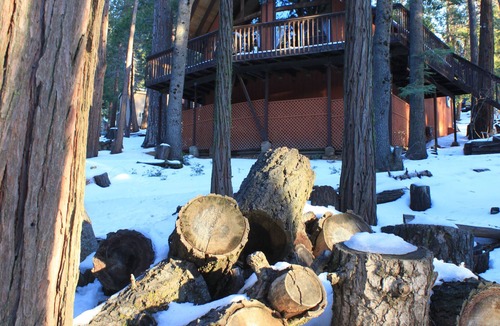 Alta Sierra House | Sequoia Forest Cabin near Lake Isabella – Quiet Retreat, Hike Trails, Sleeps 6