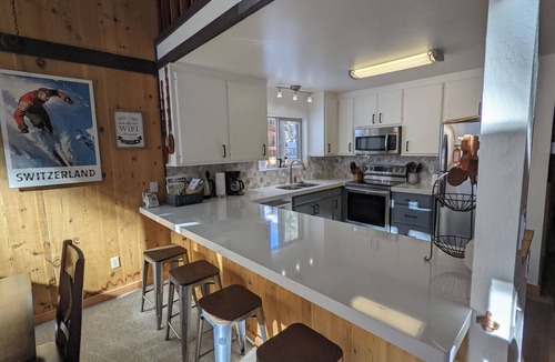 Serene Lakes House | Serene Lakes Home with hot tub, pool table, ping pong and arcade table.