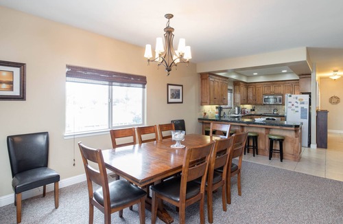 Oceano House | *Shellebration! HUGE Beach House, Steps from the Sand! Perfect for Any Family Getaways!*
