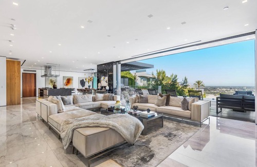 The Bird Streets Apartment | Sierra Mar