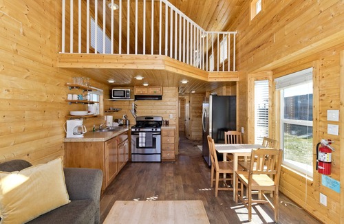 Mammoth Lakes Cabin | Sierra Meadows Ranch – A Cozy Retreat with Mountain Views in Mammoth Lakes