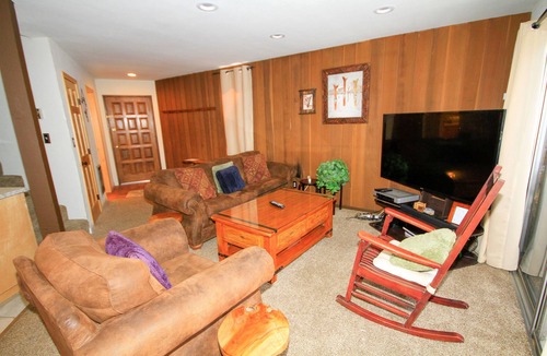 Mammoth Lakes Condo | Sierra Park Villas #82