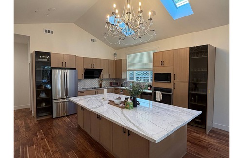 Mountain View House | Silicon Valley Estate – Steps from Rengstorff Park
