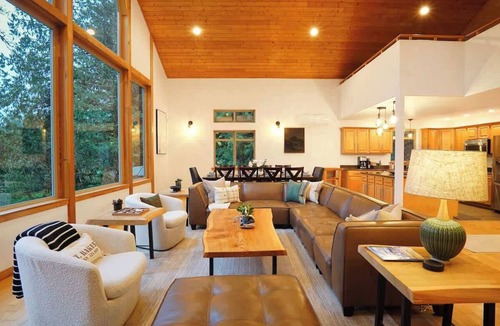 Maple Falls House | Silver Lake Chalet | Hot Tub, Dock + 3 Kings