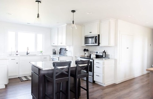 Burlington House | Skagit Valley Farmhouse Loft. Wide Open Spaces and Stunning Balcony Views!