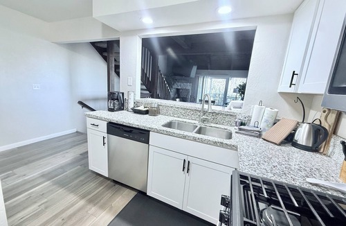 Upper Kingsbury Condo | Sky-High Tahoe Retreat: 3BR/1.5BA w/Valley Views Near Ski Slopes & Lake