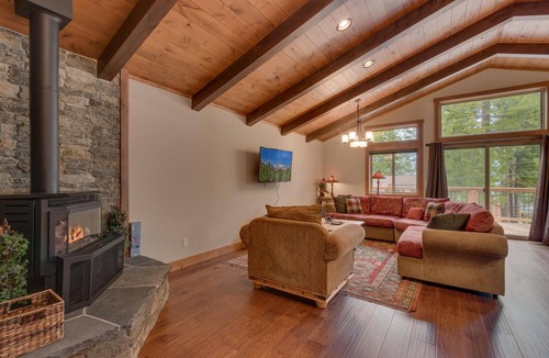 Lake Forest House | Skyland Jewel at Dollar Point - Luxury 3BR - Close to Lake
