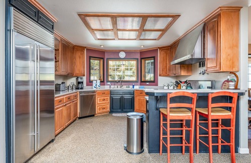 Oakhurst House | Skyline Lodge- amazing views w/spa/game room!