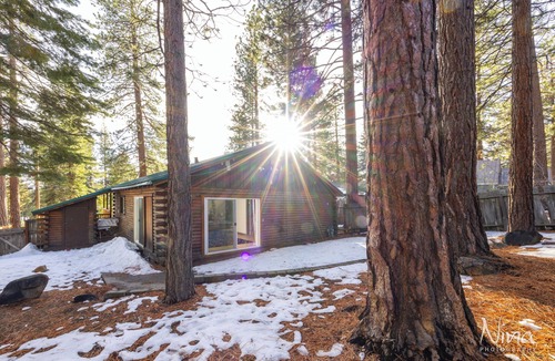 Brockway House | Snowy Pines Cabin