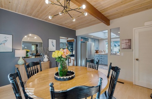 Kenwood House | Sonoma Creek Haven - Creekside Hot Tub Retreat