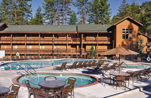 Round Hill Village House | South Shore Resort 2BR Apartment