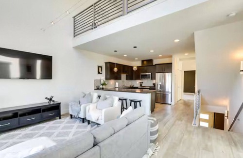 Old Southwest House | Spacious 2-bedroom with Loft townhome in charming Reno with all the amenities