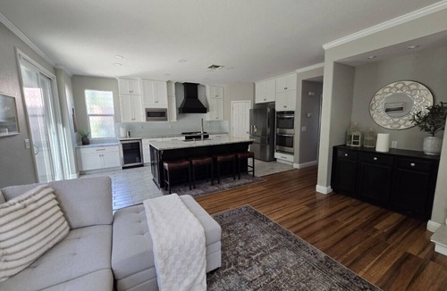 Ripon House | Spacious 2BR Home w/Full Kitchen Option to Expand to 4BR