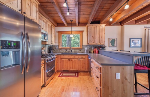Ridgewood House | Spacious 3-bedroom with 1br Guest house, fenced yard, perfect for family getaways