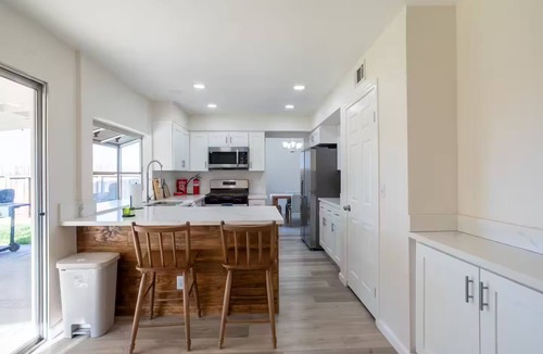 Palmdale House | Spacious 4-bedroom house in superb West Palmdale. Close to the mall.