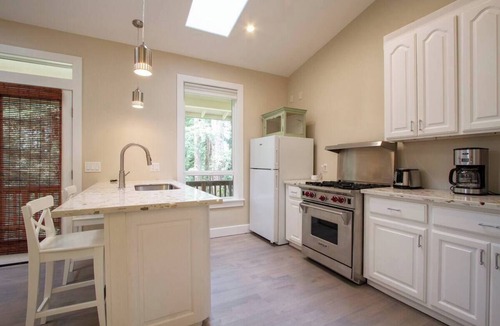 Occidental House | Spacious 4BR country retreat nestled in redwoods and apple orchard