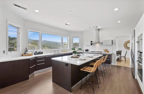Saratoga House | Spacious 5-bedroom estate in charming Saratoga with Amazing view