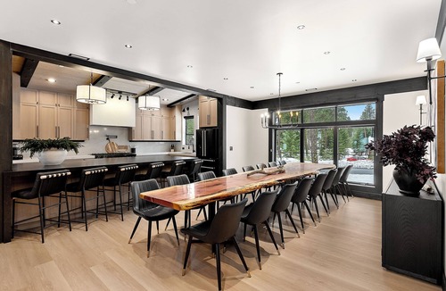 Cle Elum House | Spacious 5-bedroom house in Suncadia with POOL and hidden speakeasy !