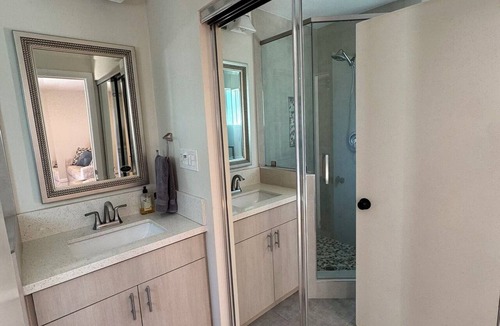 Granada Hills South Apartment | Spacious, Comfy and Charming Studio in Granada Hills, LA