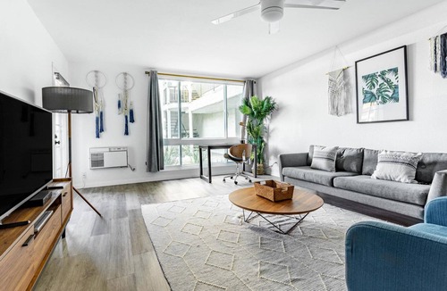 Carlson Park Apartment | Spacious Culver City 2BR, nr Fox Mills Mall & Groceries, by Blueground