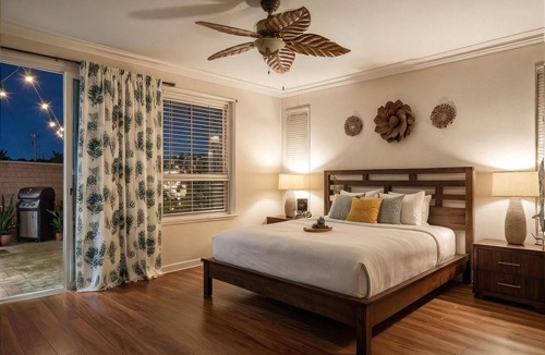 Placentia House | Spacious Disney Retreat with Pool Table Fire Pit