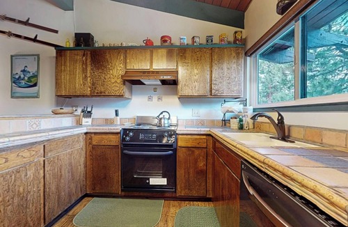 Mammoth Lakes Condo | Spacious Home near The Village, Pool, Hot Tub & Game Room On-site