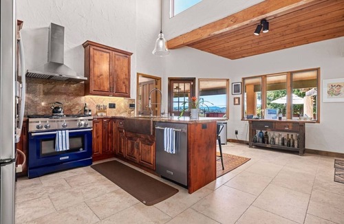 Templeton Villa | Spacious home, Sleeps 12, Spa, Pool, EV, Stunning!