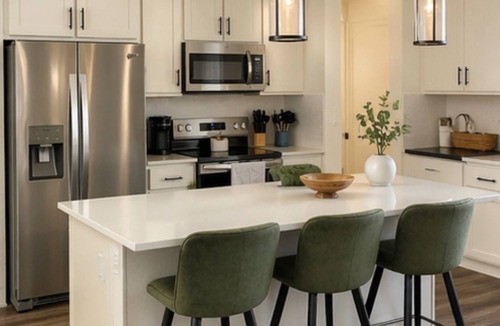 Merced House | Spacious Modern Home Near UC Merced, Gateway to Yosemite