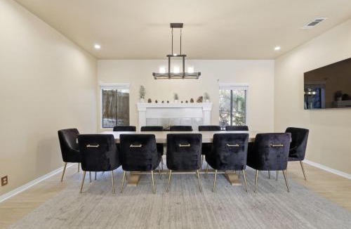 Pine Mountain Club Villa | Spacious Mountain Getaway Game Room & Gazebo