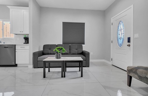 Southwest Anaheim House | Spacious & New House in Stanton near all Theme Park