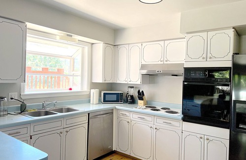 Los Altos Hills House | Spacious, quiet, cozy retreat. Close to parks, trails and Los Altos downtown.