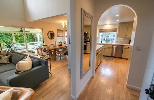 Browns Valley House | Spacious Retreat | Guest House | Great for Groups